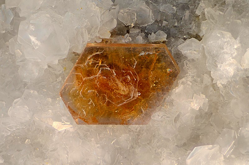  Bastnäsite-(Ce) Calcite - Trimouns - Luzenac - Ariège