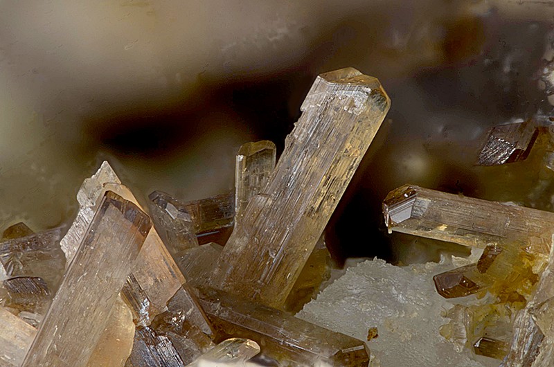 N°15568 Dissakisite-(Ce) Trimouns Luzenac Ariège France - Champ 3mm  Copyright Photo & Collection Pascale et Daniel Journet.jpg