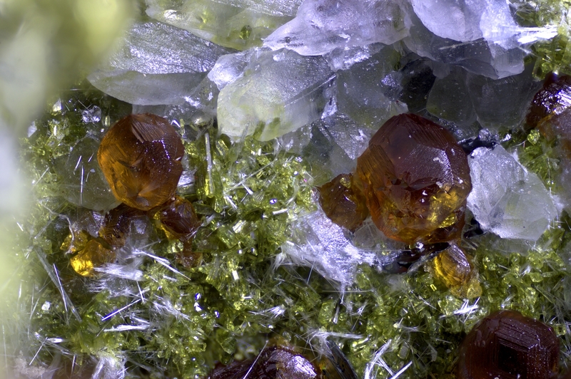 013-446-06 Andradite - Le Dramont (Var - France) - FOV 5.80 mm.jpg