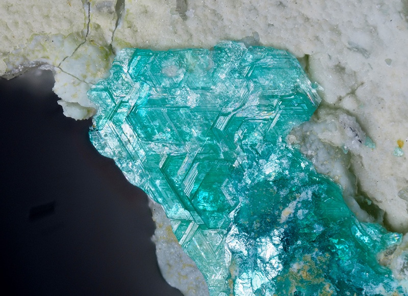 Chalcophyllite - Cap Garonne - Var champ 1,2.jpg