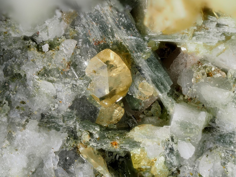 Titanite - Escot - Pyrénées Atlantiques Champ 3,2.jpg